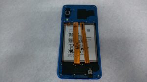 Galaxy A7 リアパネルを外した後